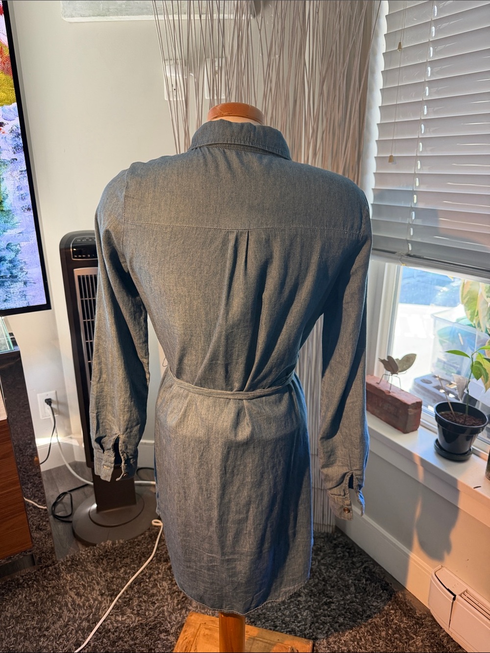JustFab Chambray Shirt Dress in Blue S - Picture 6 of 10